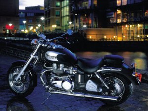 2002 Triumph Bonneville America, black and silver
